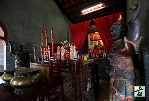 Altar for worshipping Tin Hau