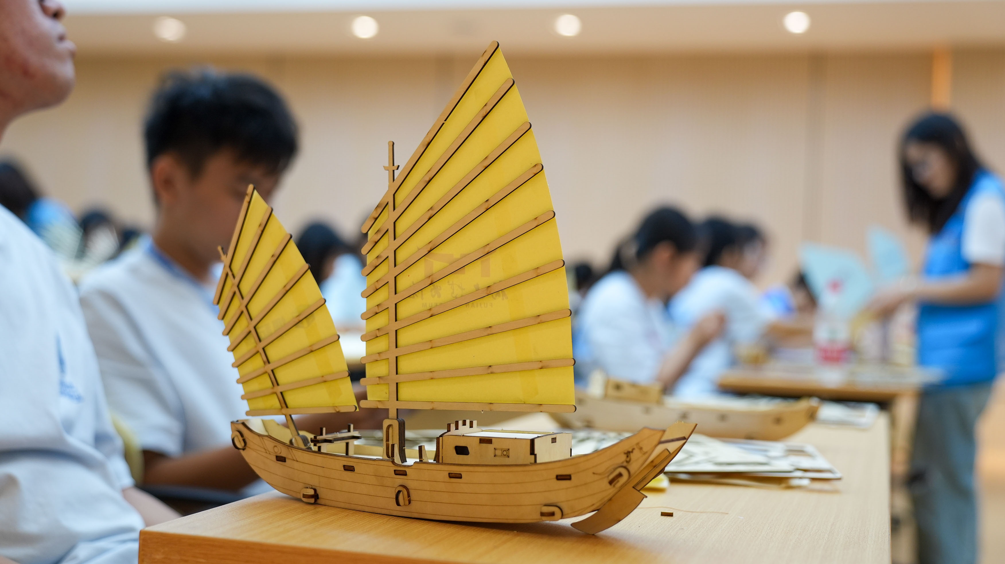 同學製作「福船」模型,探索「福船」的獨特結構。