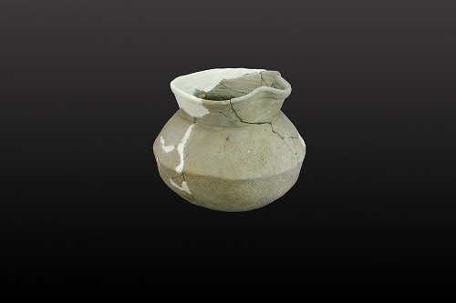 Soft pottery pot with lozenge design