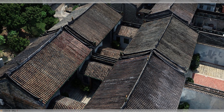 搭載高清鏡頭的無人機可實時連環拍攝,全方位收集建築物頂部的高空數據。