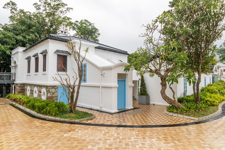 「薄鳧林牧場」為舊牛奶公司高級職員宿舍,由主樓、傭工宿舍和車庫組成。