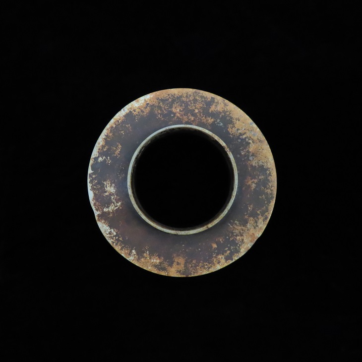 1968年大嶼山蟹地灣出土的有領石環