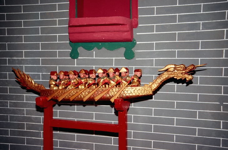 洪聖古廟內的龍船模型。