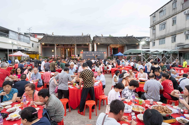 散居香港、深圳、江西等不同地域的鄧氏族人專程回到屏山，與賓客共同見證和慶祝這個重要時刻。