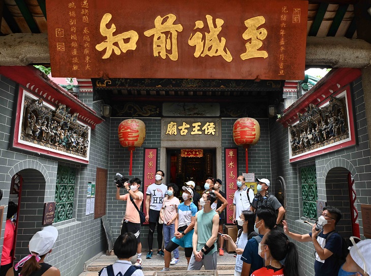 「文化飛步遊」以九龍城打響頭炮,途經牛棚藝術村、侯王廟(上圖)、下鄉道天后古廟、九龍寨城南門遺蹟、石屋家園等多座法定古蹟和已評級歷史建築。 「文化飛步遊」以九龍城打響頭炮,途經牛棚藝術村、侯王廟(上圖)、下鄉道天后古廟、九龍寨城南門遺蹟、石屋家園等多座法定古蹟和已評級歷史建築。