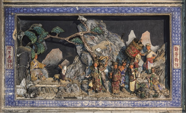 西環青蓮台魯班先師廟其中兩幅由鄧子舟、鄧居謙父子於1928年完成的灰塑作品,非常珍貴。 西環青蓮台魯班先師廟其中兩幅由鄧子舟、鄧居謙父子於1928年完成的灰塑作品,非常珍貴。