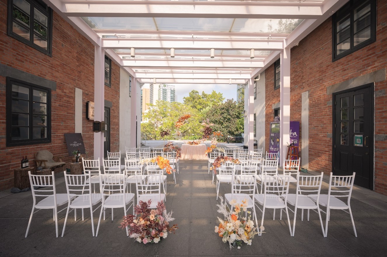 修復後的中區中庭成為全天候戶外活動空間,是熱門的婚禮場地。(圖片來源:饒宗頤文化館)