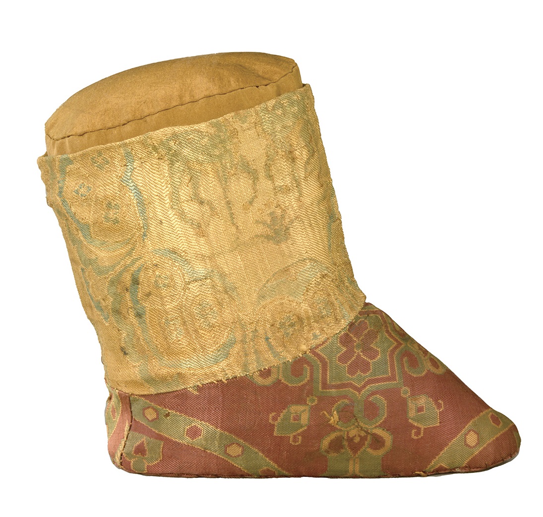 紅地聯珠團窠對鳥紋織錦襪