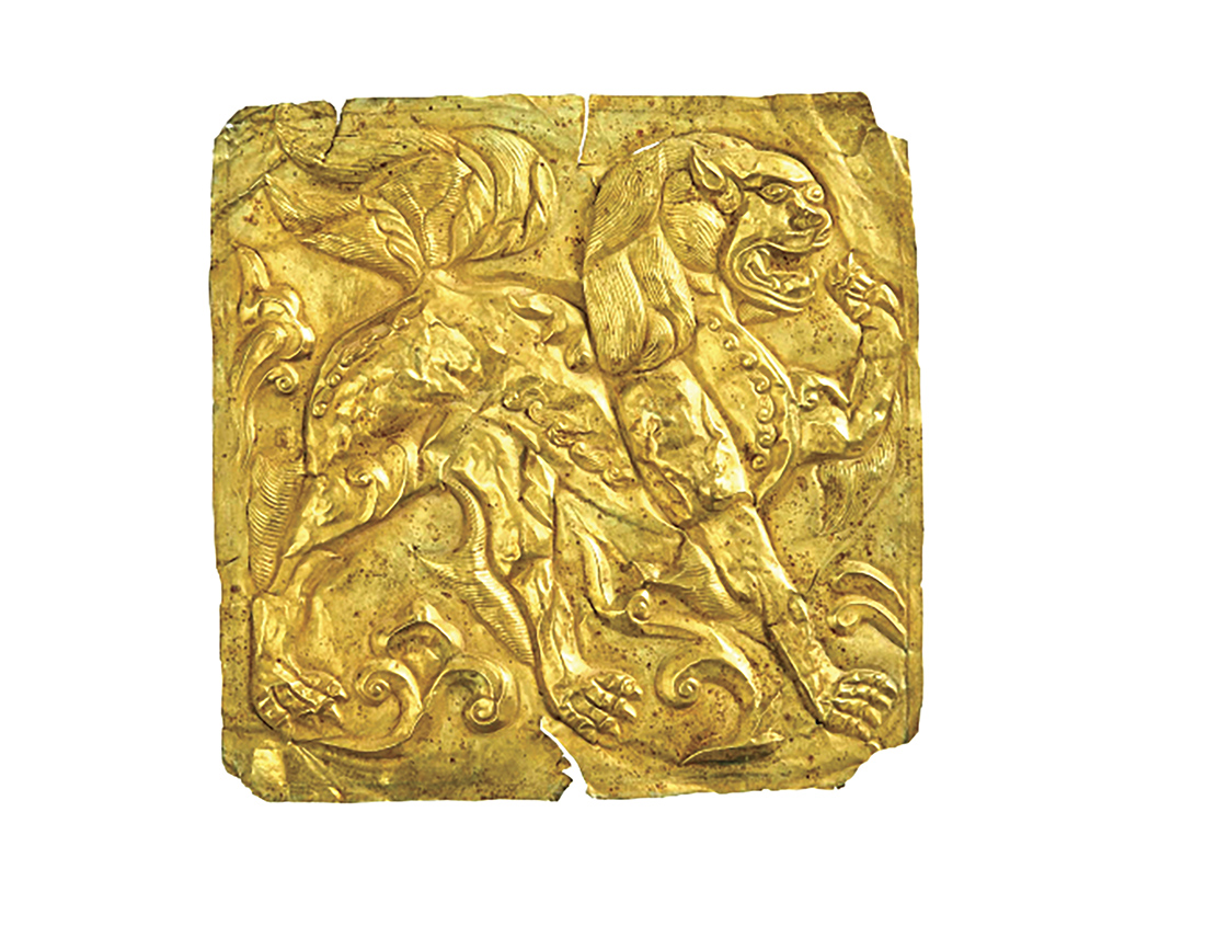 鎏金獅子紋銀飾片